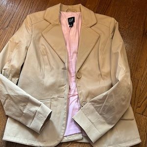 Gap blazer size 2 with pink silk on the inside  2 button